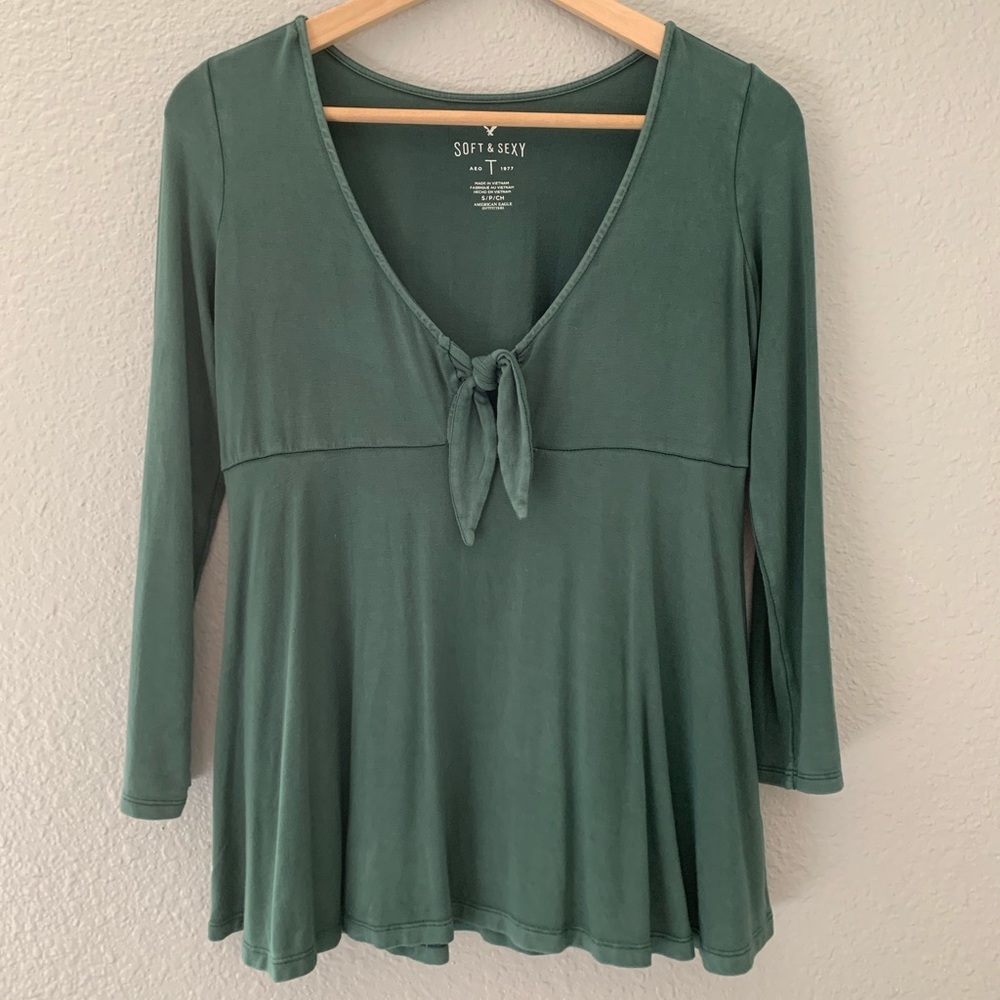 ◽️ Green Long Sleeve American Eagle Top ◽️